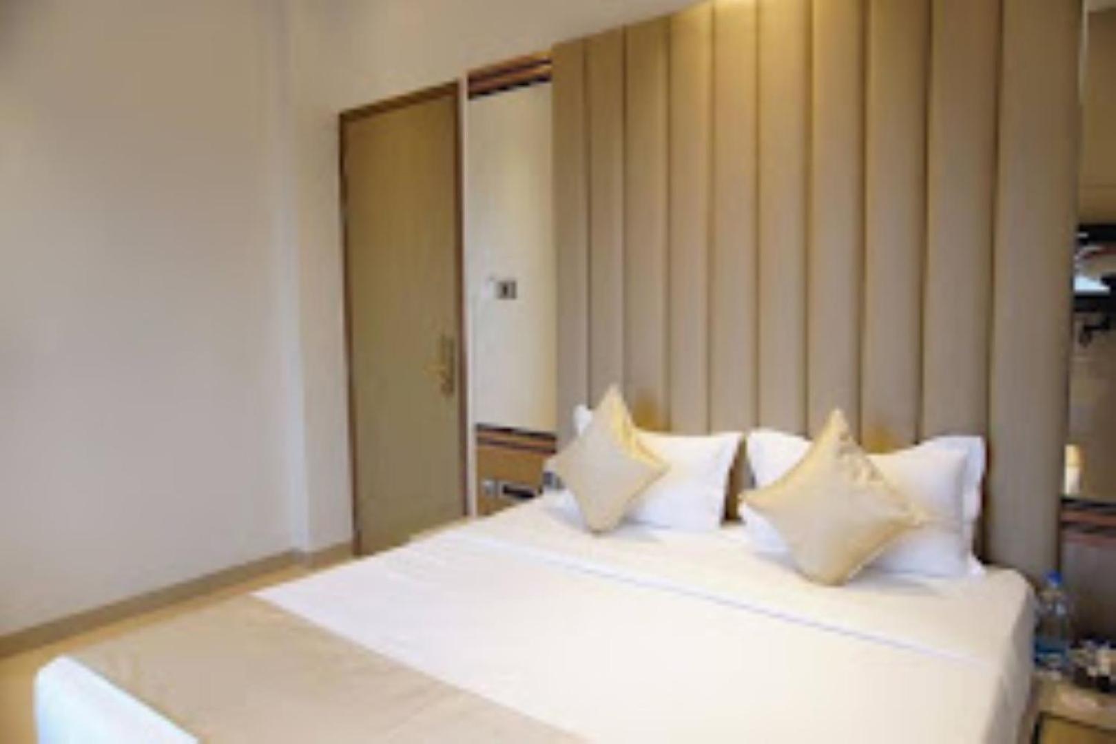 Red Orchid Hotel Kánpur Kültér fotó